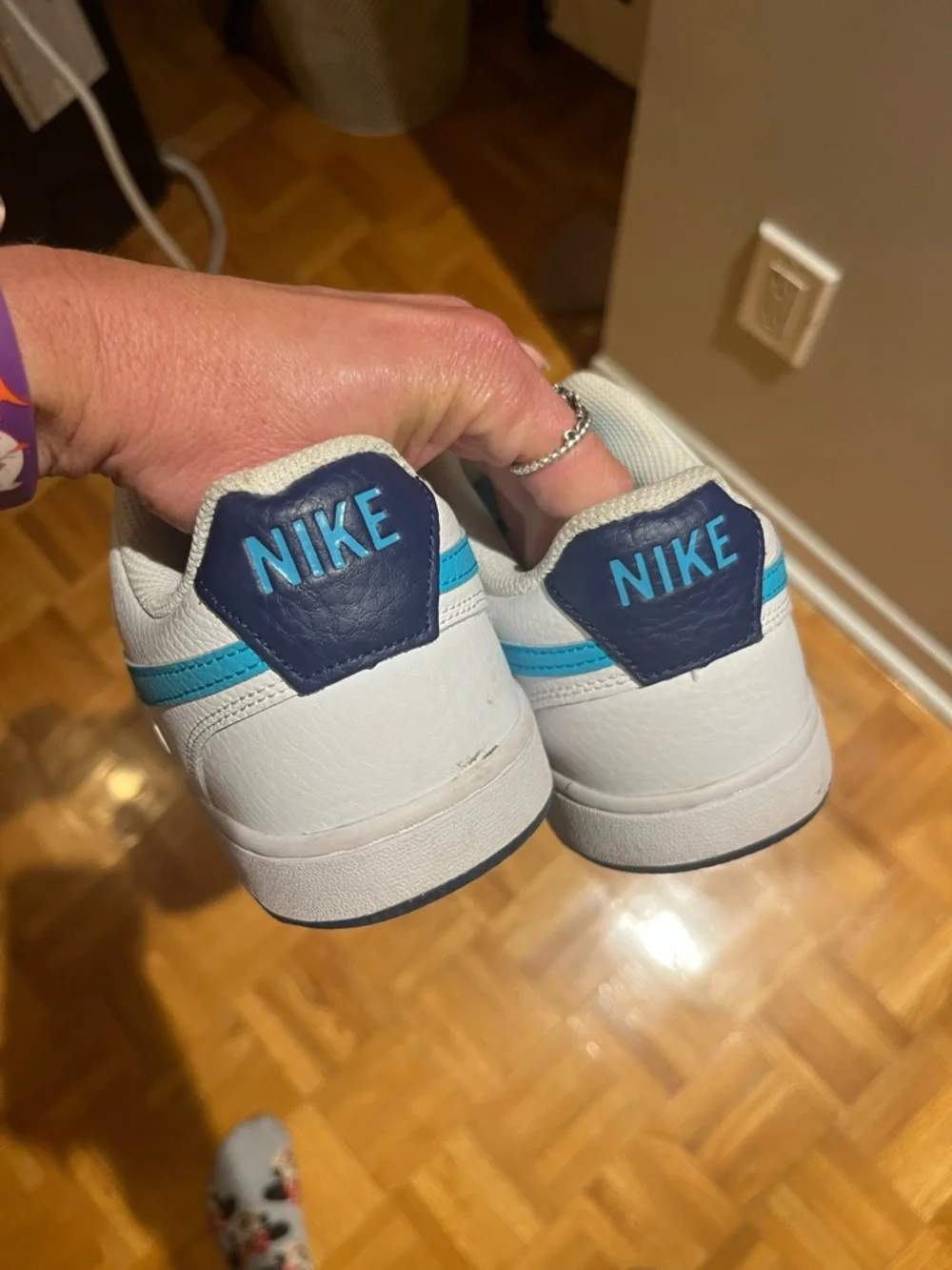 Nike Men’s White Sneakers with Turquoise Swoosh - Picture 7 of 7